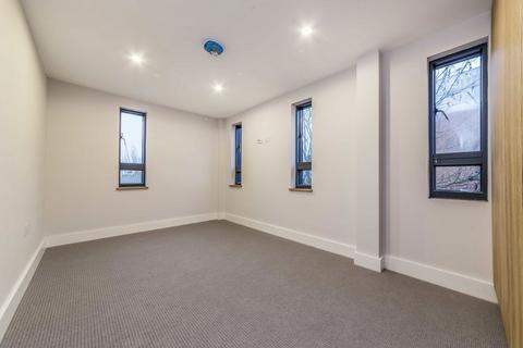 2 bedroom flat for sale, High Street, Feltham TW13
