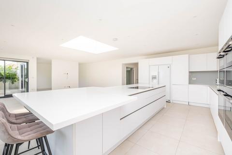 undefined, Ruden Way, Surrey KT17