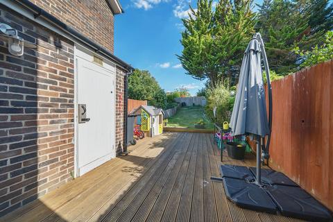 28 Rye Crescent, Orpington, BR5 4NE