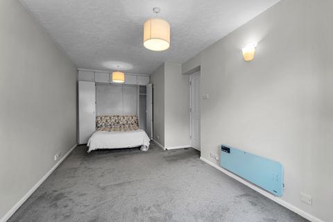 33 Anderson Close, London, W3 6YJ