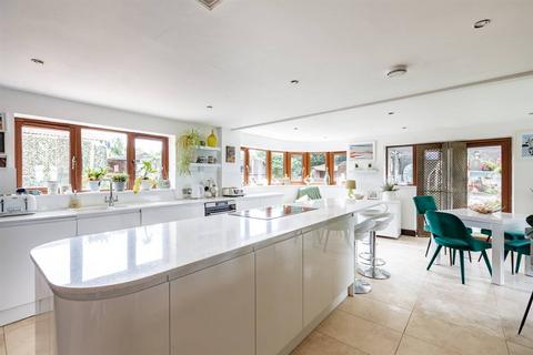 5 bedroom detached house for sale, Wraik Hill, Whitstable
