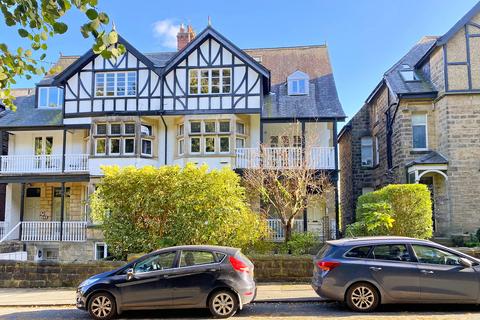 Flat 3 , 61 Harlow Moor Drive