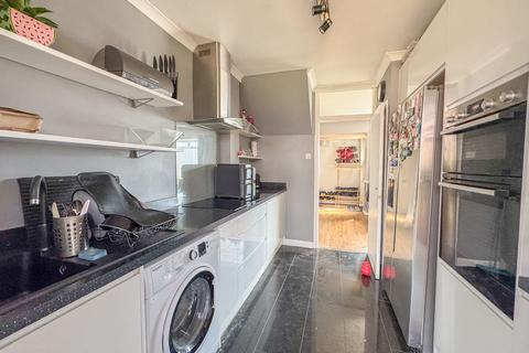 9 Birch Close, Canewdon, Rochford, SS4 3PE