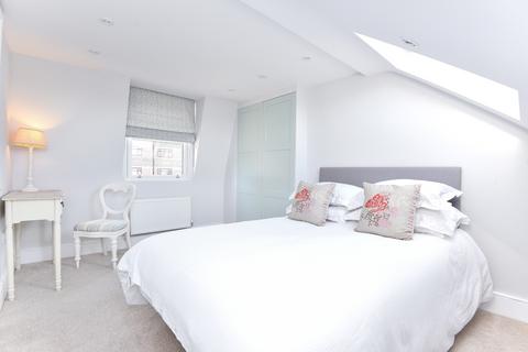 3 bedroom flat to rent, Honeybrook Road, Clapham South, London, SW12