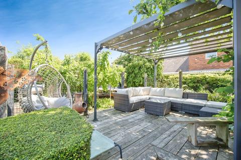 3 bedroom detached house for sale, Watling Street, Grendon