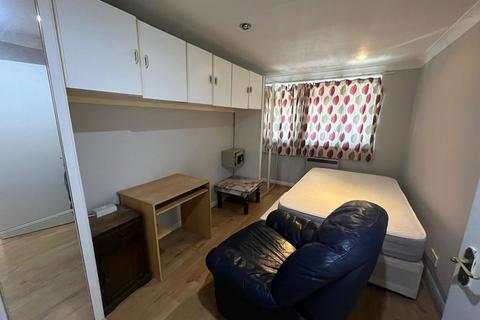 3 bedroom apartment to rent, 49a High Street