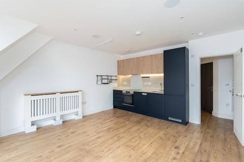 1 bedroom apartment for sale, St Martins Walk, Dorking