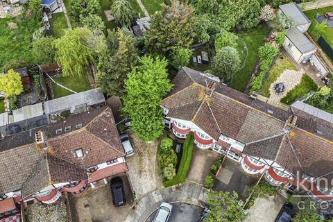 3 bedroom end of terrace house for sale, Beckenham Gardens, London, N9