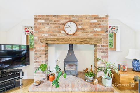 4 bedroom detached house for sale, Newton Road, Burton-on-Trent