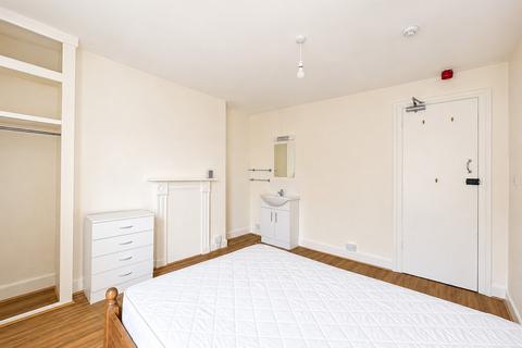 1 bedroom in a house share to rent, Bateman Street, Cambridge CB2
