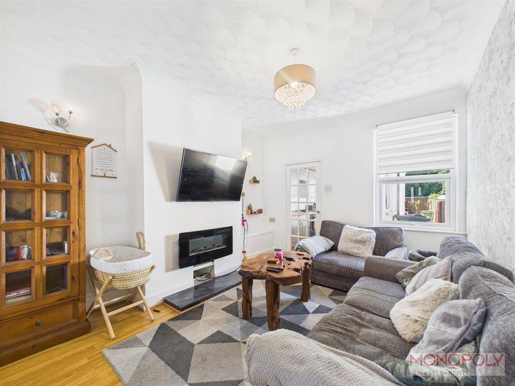 CAM03815 G0-PR0300-STILL009.jpg