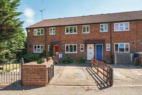 3 bedroom terraced house for sale, Credon Road, Bermondsey, London, SE16