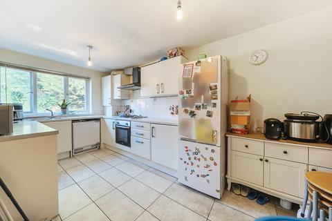 3 bedroom terraced house for sale, Credon Road, Bermondsey, London, SE16