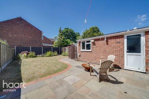 94 Barbrook Lane, Tiptree, Colchester, CO5 0JH