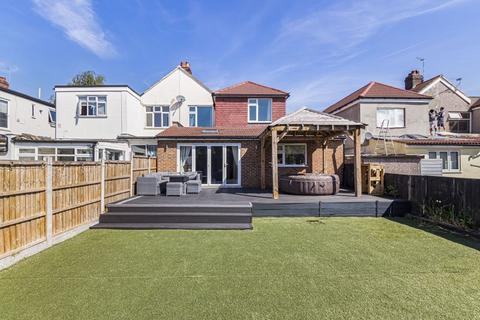 undefined, Ashmore Grove, Welling