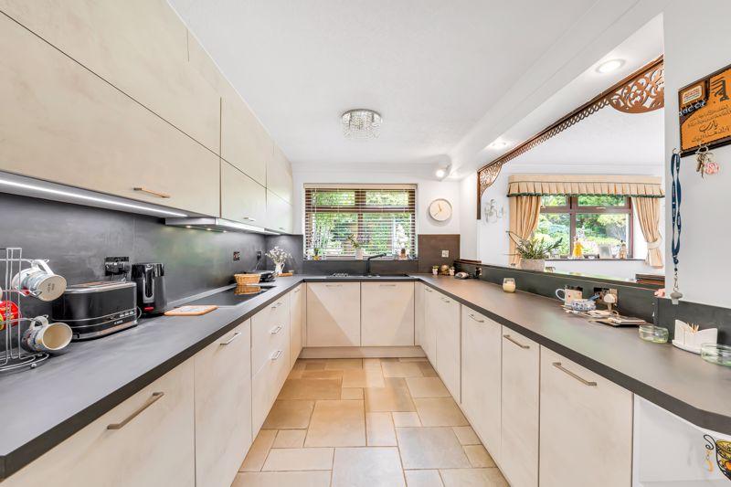 Photo 33