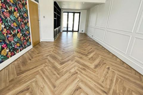 3 bedroom semi-detached house for sale, Bury New Road, Breightmet