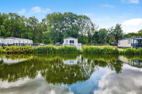 Mallard Lake, Cotswold Hoburne, Cotswold Lakes