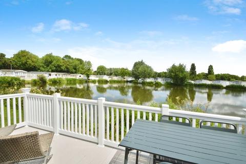 3 bedroom lodge for sale, Mallard Lake, Cotswold Hoburne, Cotswold Lakes