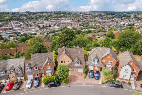 6 bedroom detached house for sale, Red Kite Way, High Wycombe HP13