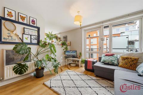 2 bedroom flat for sale, Armstrong House, Southwold Road, E5