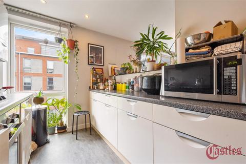 2 bedroom flat for sale, Armstrong House, Southwold Road, E5