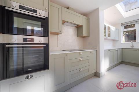20 Bushberry Road, London, E9 5SX