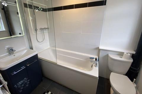 2 bedroom apartment for sale, Trumps Green Road, Virginia Water GU25