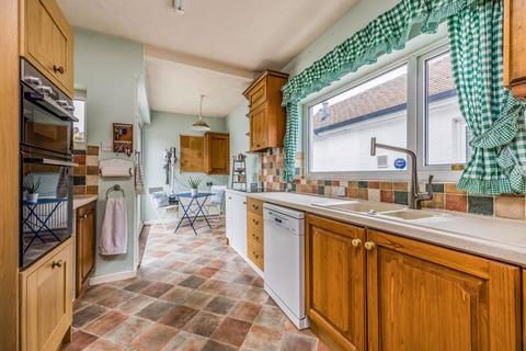 3 bedroom detached bungalow for sale, Warblington Avenue, Havant