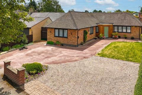 3 bedroom bungalow for sale, Manor Road Extension, Leicester LE2