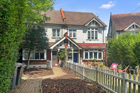 28a Blenheim Crescent, South Croydon, CR2 6BN
