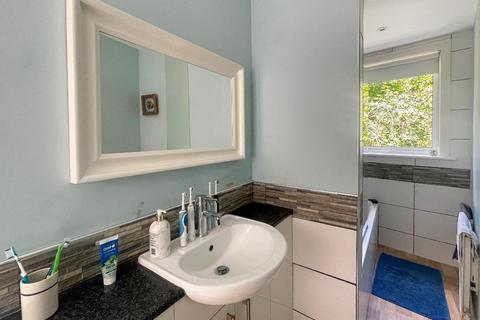 28a Blenheim Crescent, South Croydon, CR2 6BN
