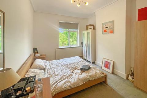 28a Blenheim Crescent, South Croydon, CR2 6BN