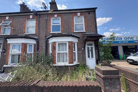 2 bedroom end of terrace house for sale, High Street South, Dunstable, Bedfordshire, LU6 3HS