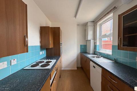 2 bedroom end of terrace house for sale, High Street South, Dunstable, Bedfordshire, LU6 3HS