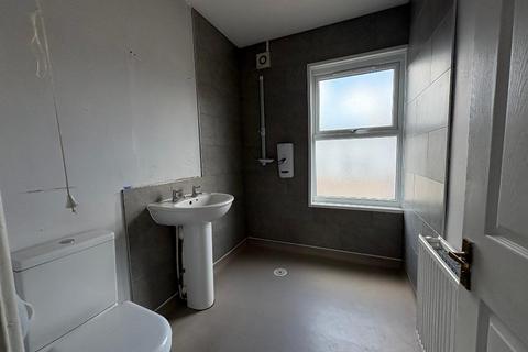 2 bedroom end of terrace house for sale, High Street South, Dunstable, Bedfordshire, LU6 3HS
