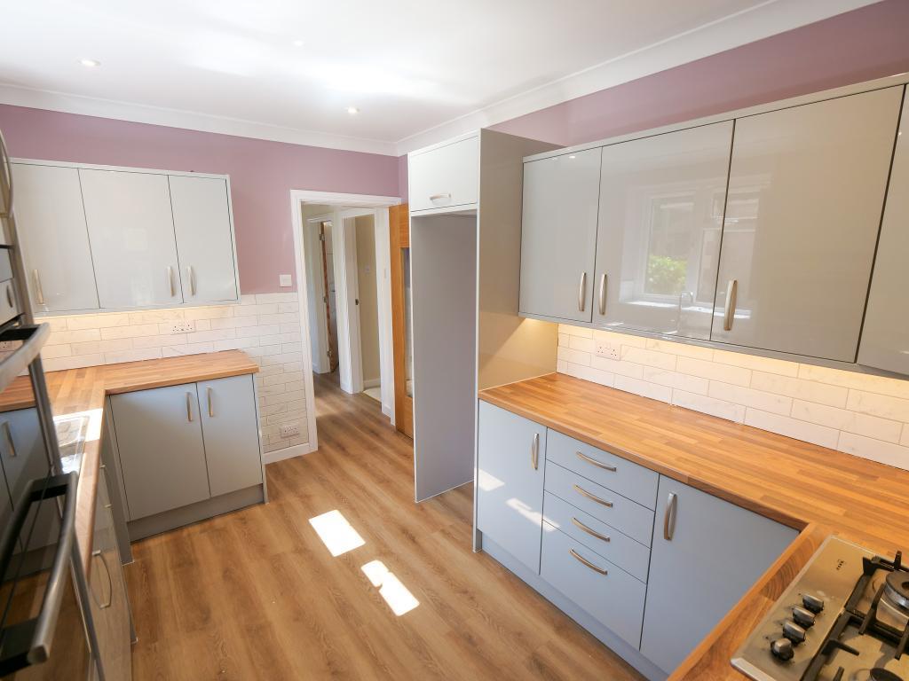 Kitchen Dual Aspect