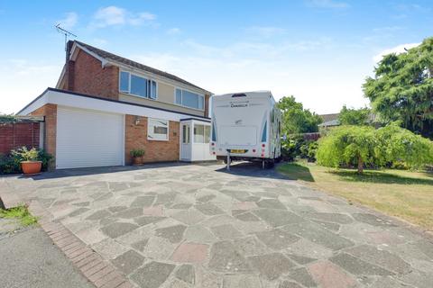 4 bedroom detached house for sale, Saxon Close, Wickford, SS11