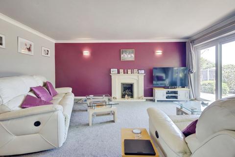 4 bedroom detached house for sale, Saxon Close, Wickford, SS11