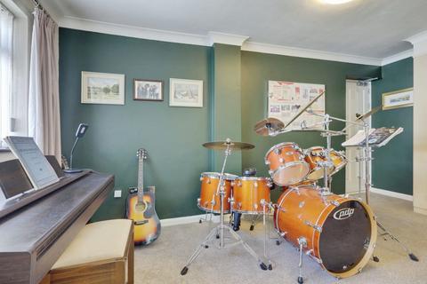 4 bedroom detached house for sale, Saxon Close, Wickford, SS11