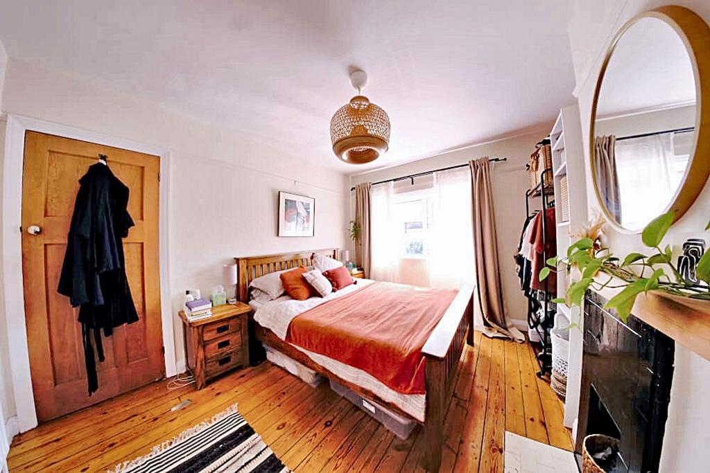 17 NM Front Bedroom