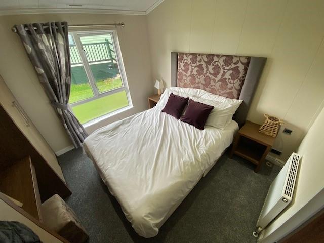 Bed 1 (002).jpg