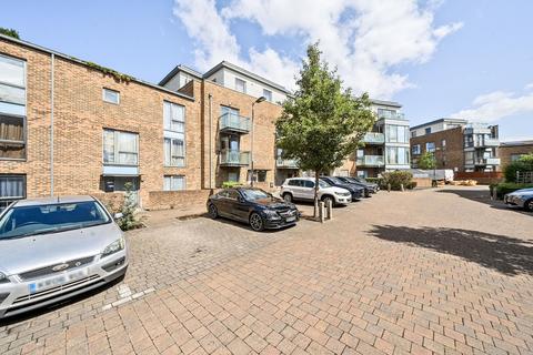 2 bedroom apartment for sale, Lily Close, Pinner, Middlesex