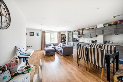 2 bedroom apartment for sale, Lily Close, Pinner, Middlesex
