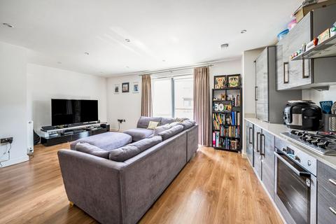 2 bedroom apartment for sale, Lily Close, Pinner, Middlesex