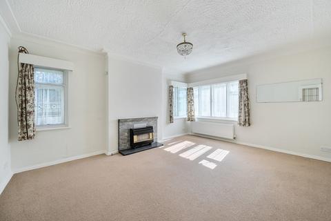 2 bedroom apartment for sale, Elm Park Road, Pinner, Middlesex