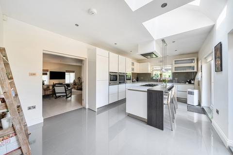 6 bedroom bungalow for sale, Hillview Close, Pinner