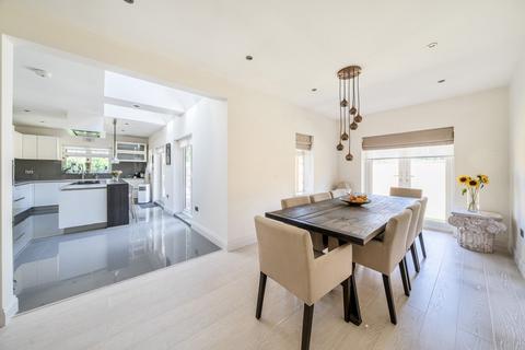 6 Hillview Close, Pinner, HA5 4PD