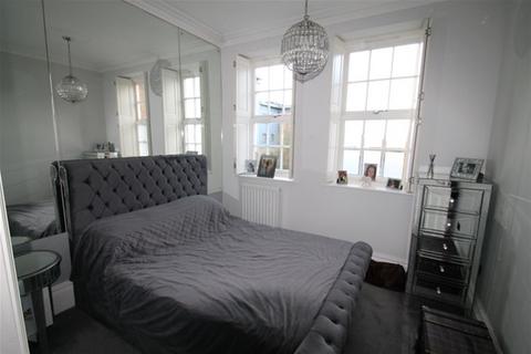 2 bedroom flat to rent, Chingford E4