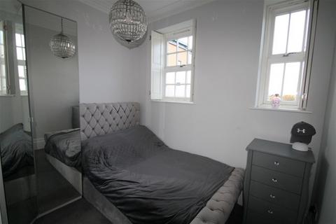 2 bedroom flat to rent, Chingford E4
